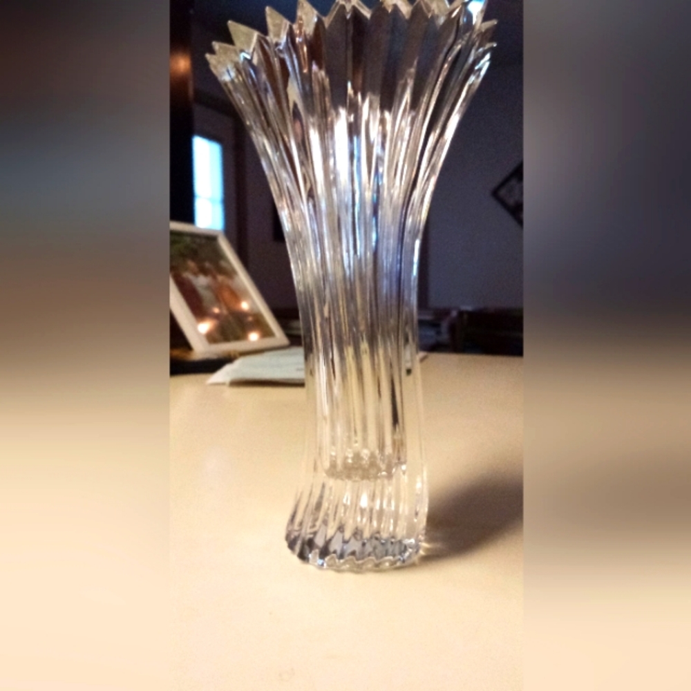 Curved crystal vase